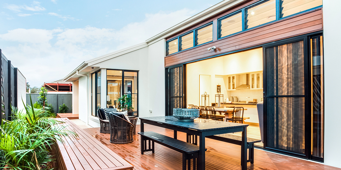 Outdoor decking Adelaide Sydney, Decking northern beaches, north shore, decks and pergolas Sydney.